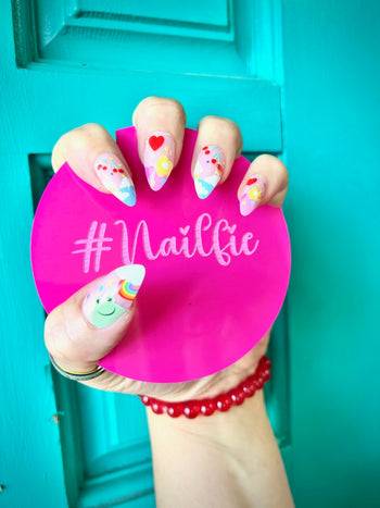 Nailfie svg